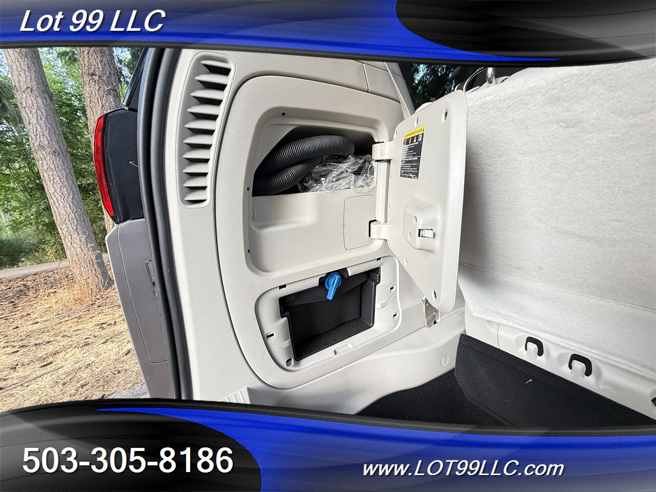 2017 Chrysler Pacifica Limited *Mobility Chair Lift* ADA Wheelchair   - Photo 70 - Milwaukie, OR 97267