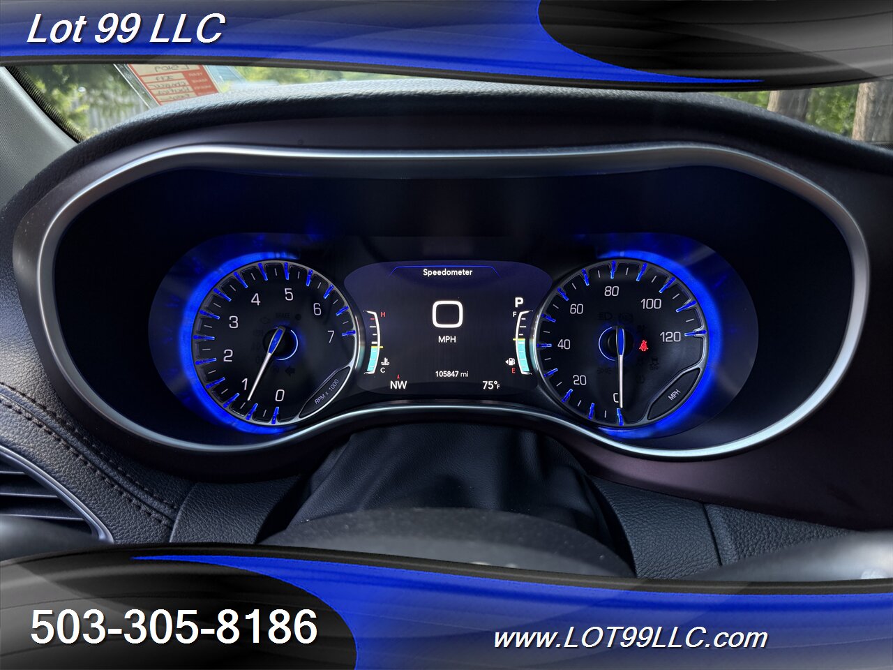 2017 Chrysler Pacifica Limited *Mobility Chair Lift* ADA Wheelchair   - Photo 12 - Milwaukie, OR 97267