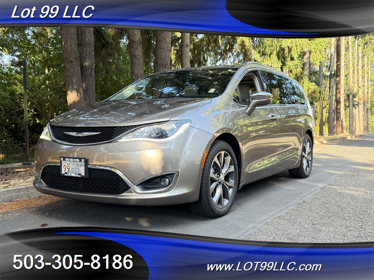 2017 Chrysler Pacifica Limited *Mobility Chair Lift* ADA Wheelchair   - Photo 5 - Milwaukie, OR 97267