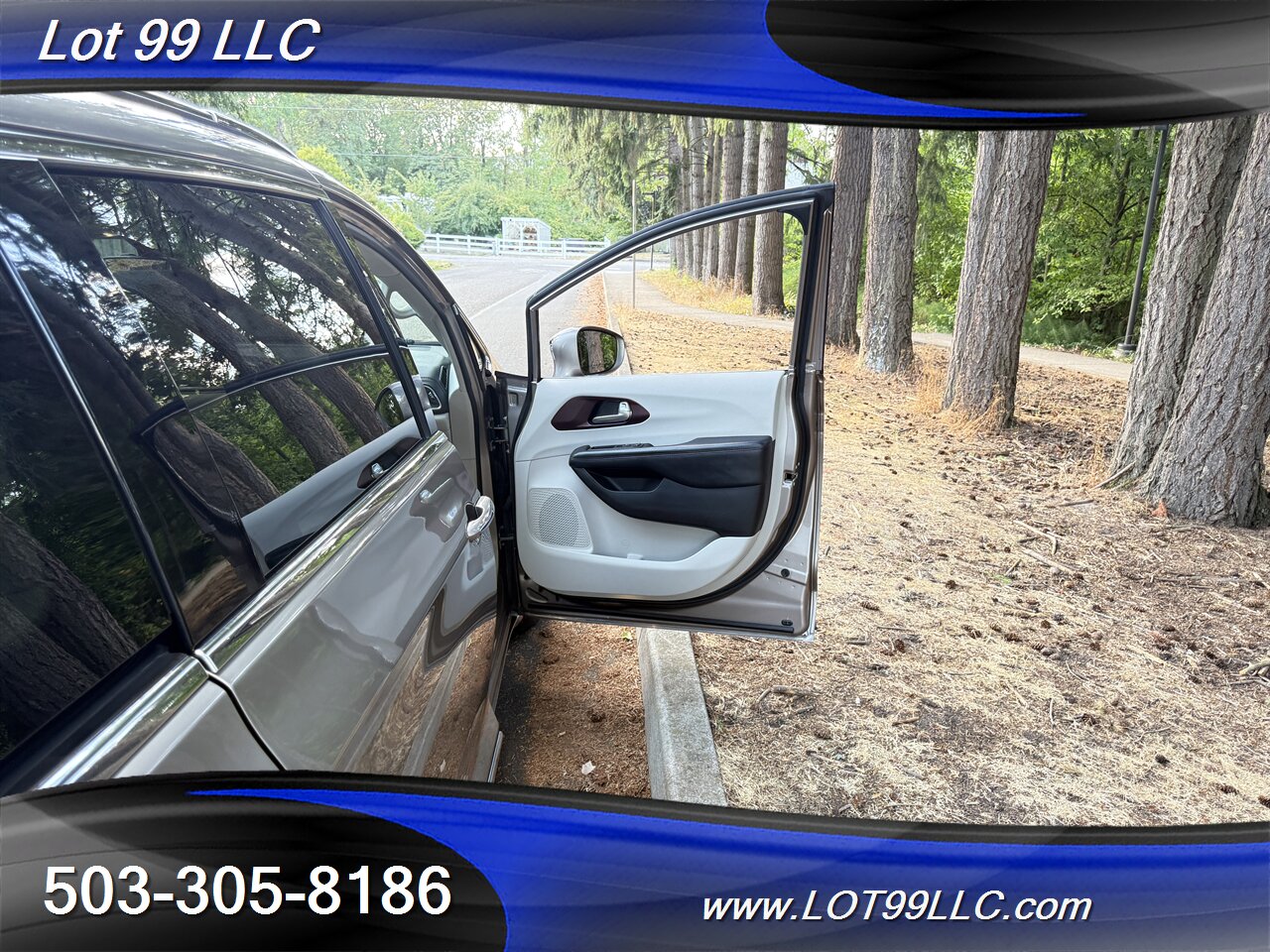 2017 Chrysler Pacifica Limited *Mobility Chair Lift* ADA Wheelchair   - Photo 55 - Milwaukie, OR 97267