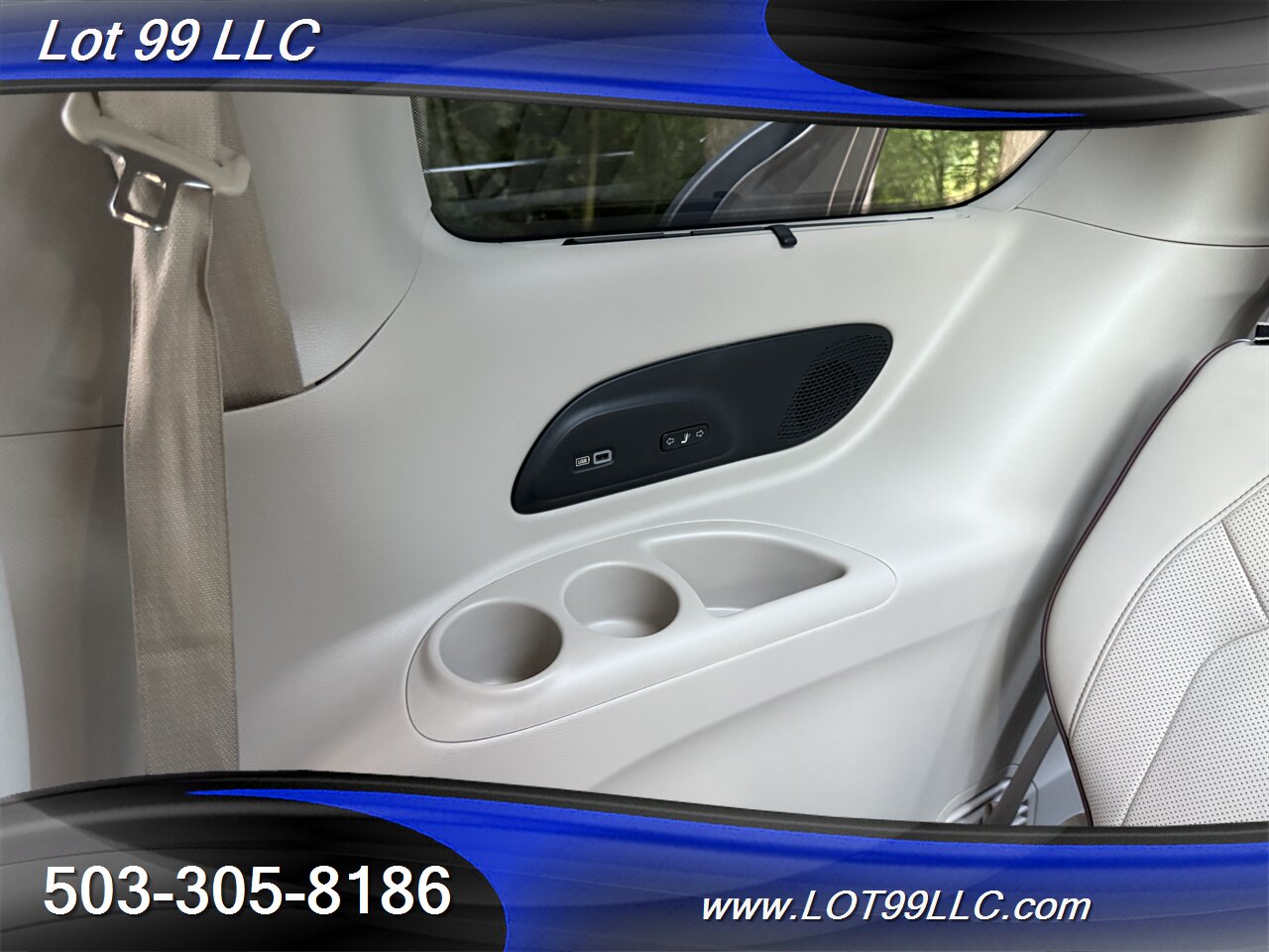 2017 Chrysler Pacifica Limited *Mobility Chair Lift* ADA Wheelchair   - Photo 66 - Milwaukie, OR 97267