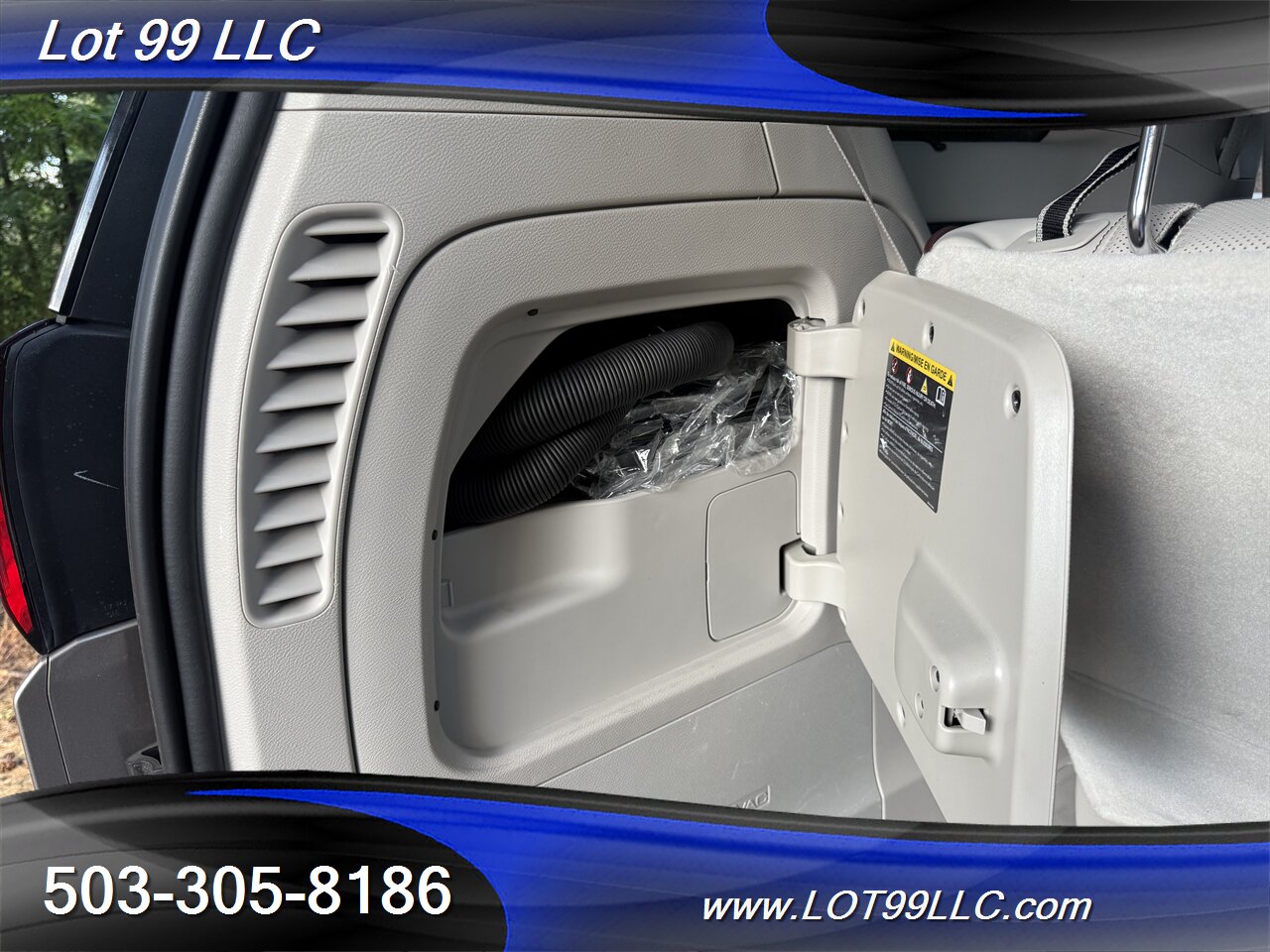 2017 Chrysler Pacifica Limited *Mobility Chair Lift* ADA Wheelchair   - Photo 69 - Milwaukie, OR 97267