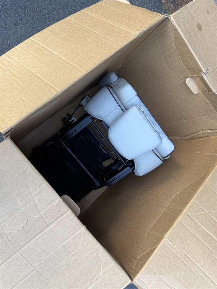 2017 Chrysler Pacifica Limited *Mobility Chair Lift* ADA Wheelchair   - Photo 84 - Milwaukie, OR 97267