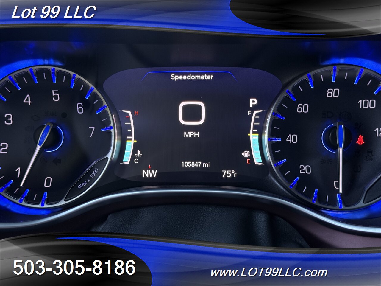 2017 Chrysler Pacifica Limited *Mobility Chair Lift* ADA Wheelchair   - Photo 49 - Milwaukie, OR 97267