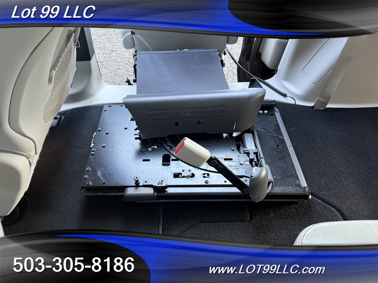 2017 Chrysler Pacifica Limited *Mobility Chair Lift* ADA Wheelchair   - Photo 72 - Milwaukie, OR 97267