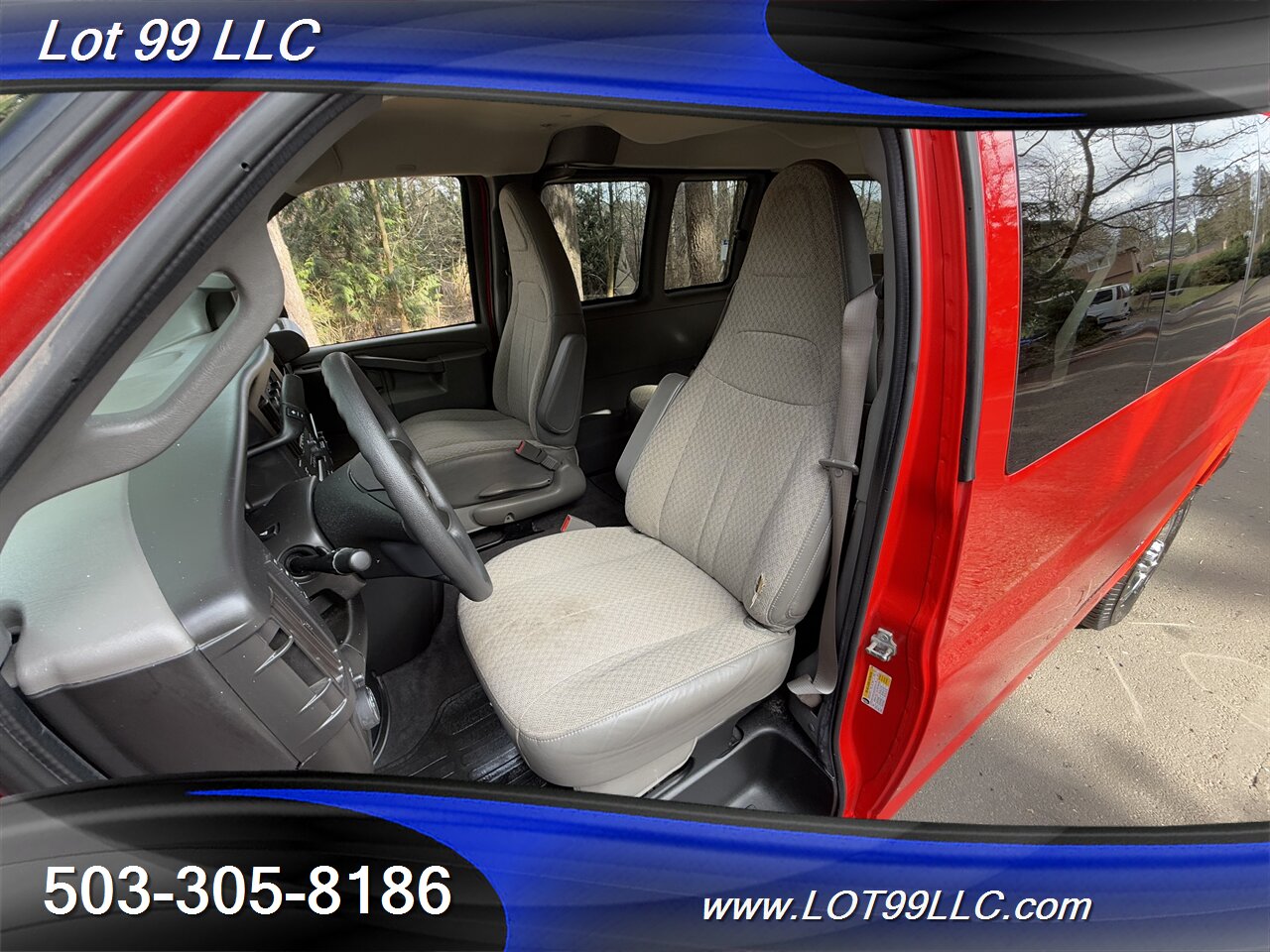 2020 GMC Savana LT 2500 *12 Passenger Van* Sliding Side Door Navi   - Photo 15 - Milwaukie, OR 97267