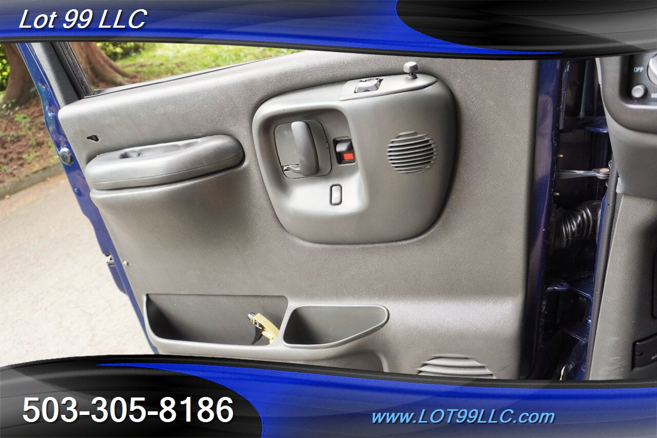 2001 Chevrolet Express G3500 Extended 15 Passenger Van V8 5.7L Auto  Raer AC Newer Tires - Photo 22 - Milwaukie, OR 97267
