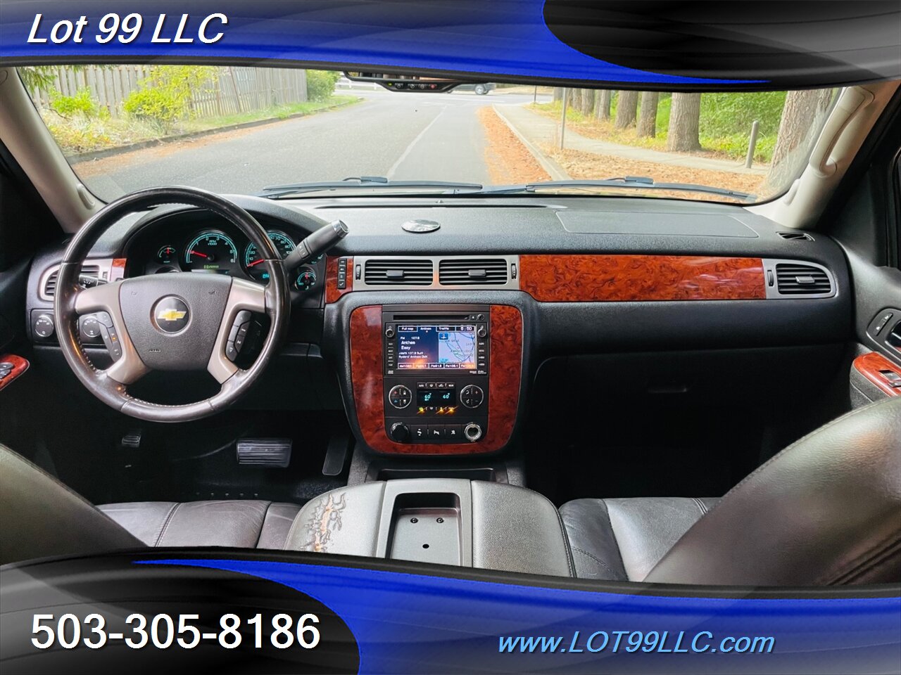 2011 Chevrolet Tahoe 3rd Row Leather DVD Navigation Moon Roof   - Photo 10 - Milwaukie, OR 97267