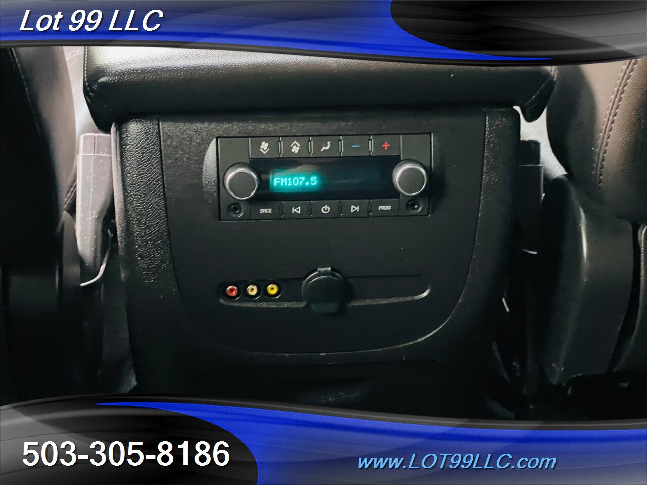 2011 Chevrolet Tahoe 3rd Row Leather DVD Navigation Moon Roof   - Photo 40 - Milwaukie, OR 97267