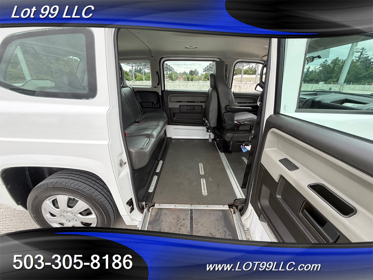 2012 Mobility Ventures MV-1 136k - 4.6L V8 - WHEELCHAIR VAN 6 Passenger Power Side Ramp - Photo 49 - Milwaukie, OR 97267