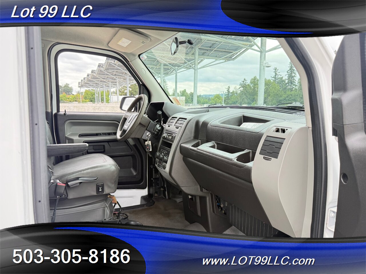 2012 Mobility Ventures MV-1 136k - 4.6L V8 - WHEELCHAIR VAN 6 Passenger Power Side Ramp - Photo 45 - Milwaukie, OR 97267