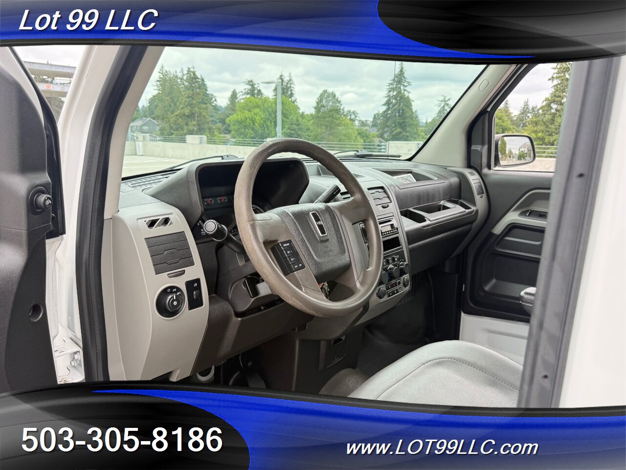 2012 Mobility Ventures MV-1 136k - 4.6L V8 - WHEELCHAIR VAN 6 Passenger Power Side Ramp - Photo 42 - Milwaukie, OR 97267