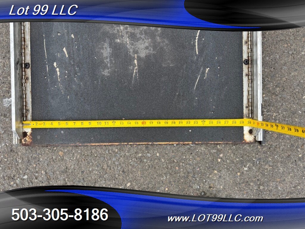 2012 Mobility Ventures MV-1 136k - 4.6L V8 - WHEELCHAIR VAN 6 Passenger Power Side Ramp - Photo 7 - Milwaukie, OR 97267