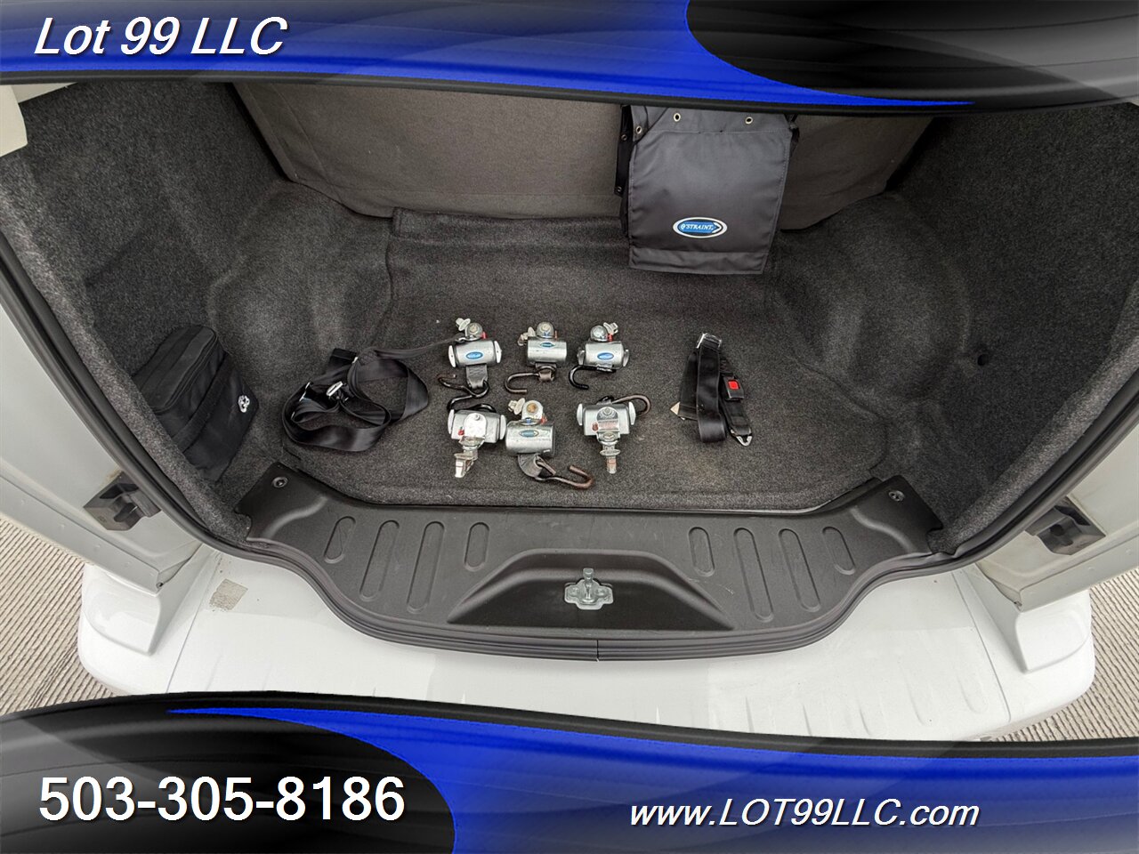 2012 Mobility Ventures MV-1 136k - 4.6L V8 - WHEELCHAIR VAN 6 Passenger Power Side Ramp - Photo 10 - Milwaukie, OR 97267