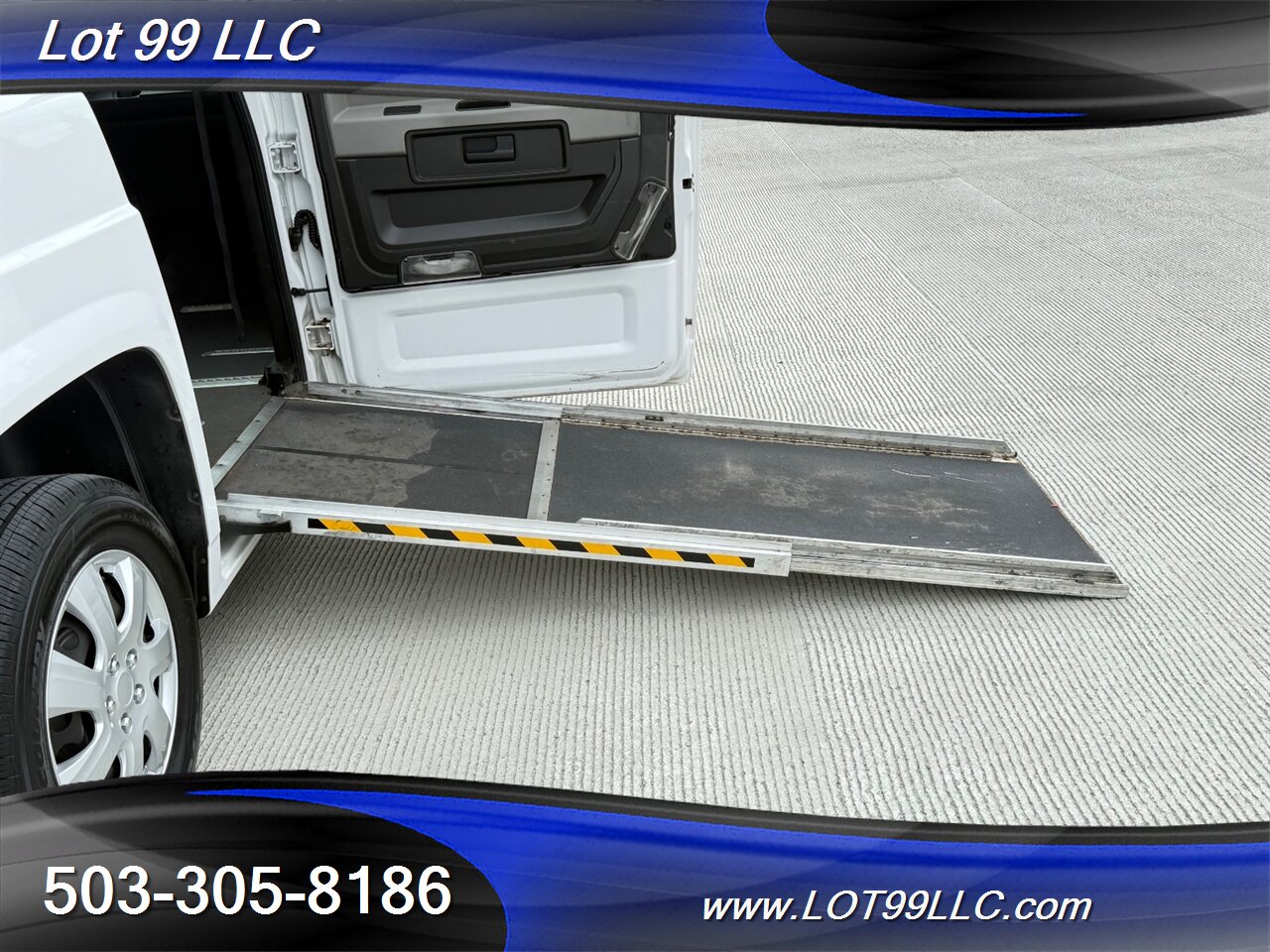 2012 Mobility Ventures MV-1 136k - 4.6L V8 - WHEELCHAIR VAN 6 Passenger Power Side Ramp - Photo 3 - Milwaukie, OR 97267