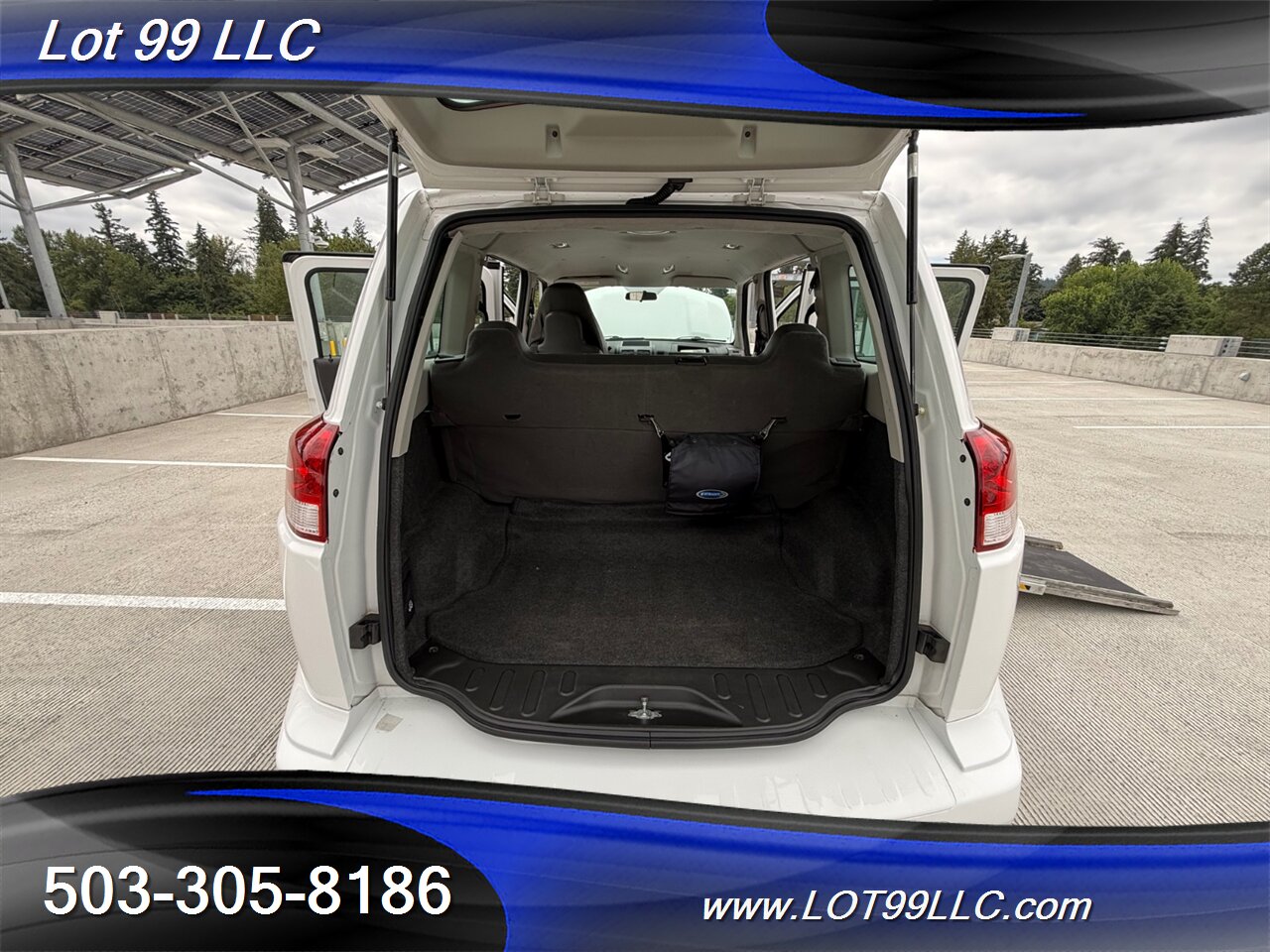 2012 Mobility Ventures MV-1 136k - 4.6L V8 - WHEELCHAIR VAN 6 Passenger Power Side Ramp - Photo 52 - Milwaukie, OR 97267
