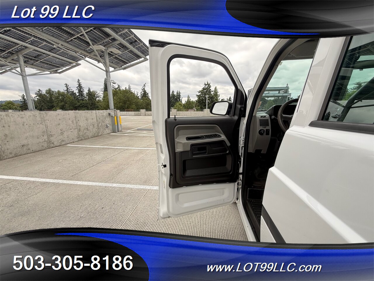 2012 Mobility Ventures MV-1 136k - 4.6L V8 - WHEELCHAIR VAN 6 Passenger Power Side Ramp - Photo 39 - Milwaukie, OR 97267