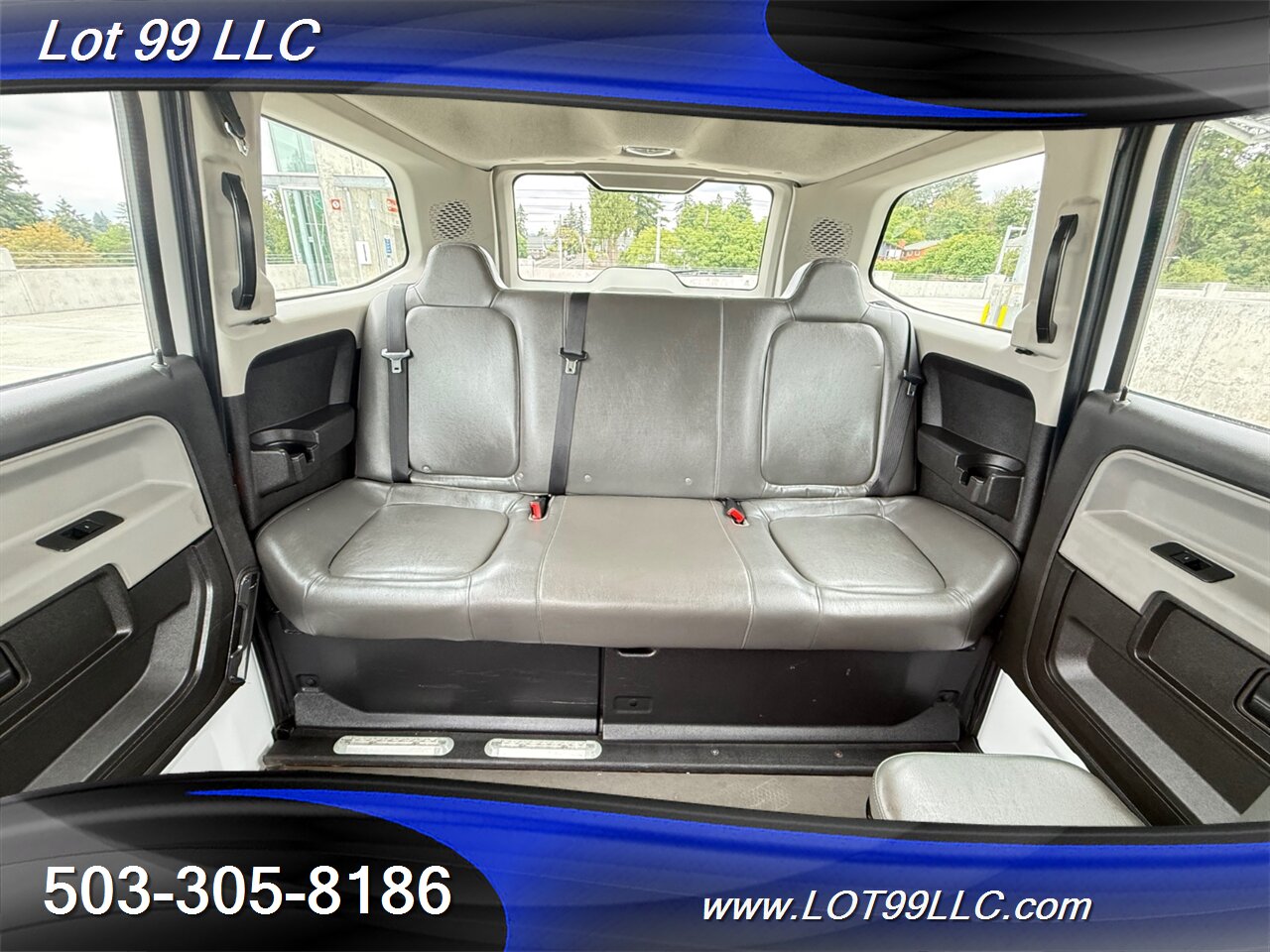 2012 Mobility Ventures MV-1 136k - 4.6L V8 - WHEELCHAIR VAN 6 Passenger Power Side Ramp - Photo 31 - Milwaukie, OR 97267