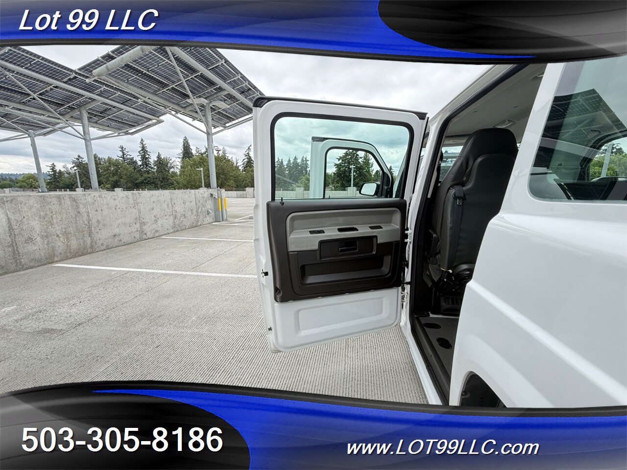 2012 Mobility Ventures MV-1 136k - 4.6L V8 - WHEELCHAIR VAN 6 Passenger Power Side Ramp - Photo 47 - Milwaukie, OR 97267