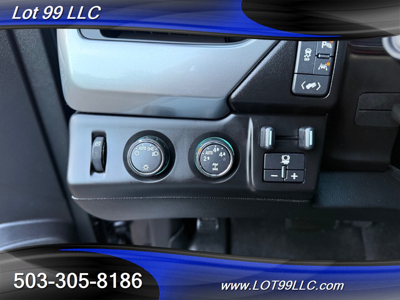 2016 Chevrolet Suburban LT 4x4 99k Lifted Leather New 35 " Tires - Photo 20 - Milwaukie, OR 97267