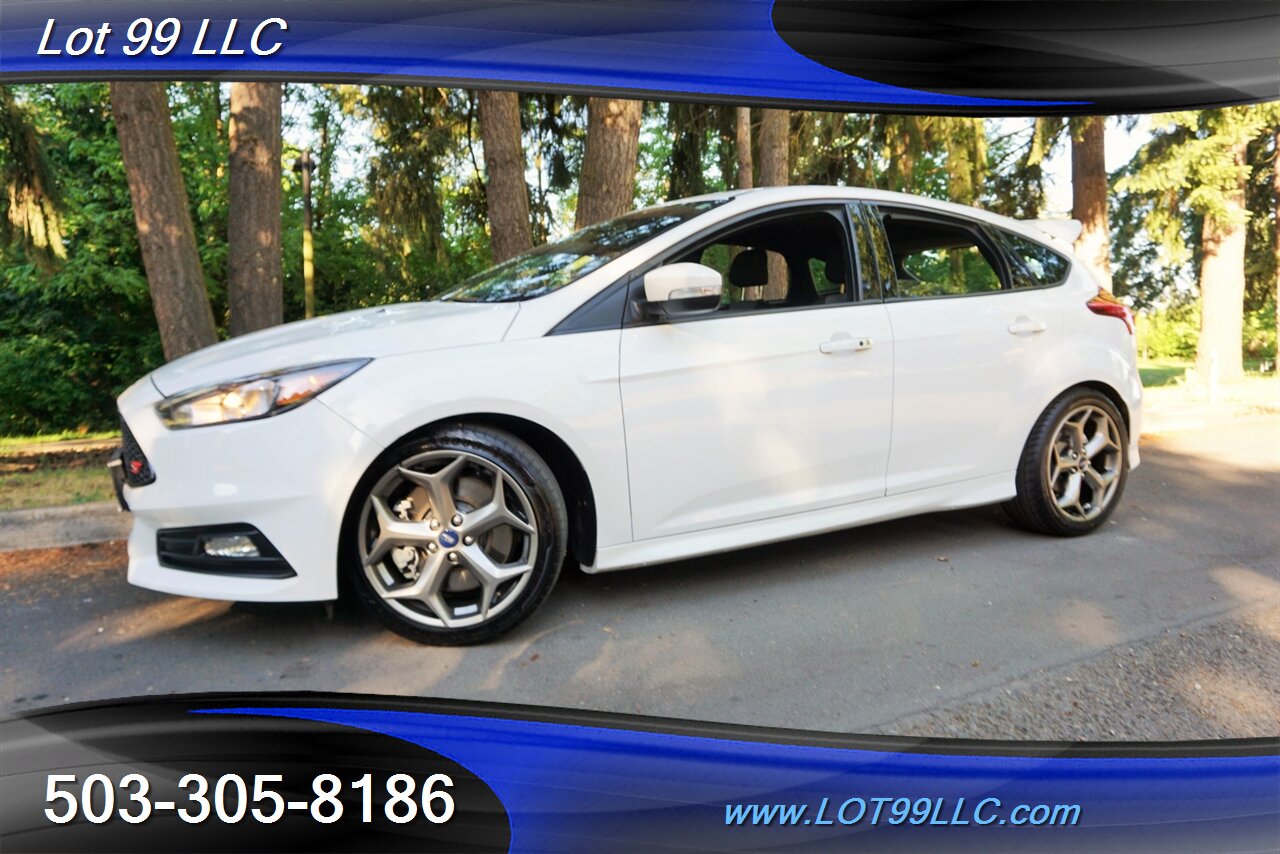 2017 Ford Focus ST Only 35k 2.0L Turbo 6 Speed Manual 2 OWNERS   - Photo 5 - Milwaukie, OR 97267