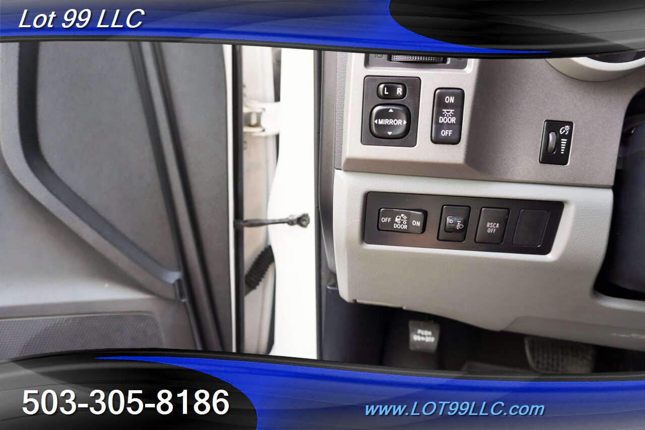 2012 Toyota Tundra Grade 4x4 V8 4.6L Auto CREWMAX Short Bed 2 OWNERS   - Photo 25 - Milwaukie, OR 97267