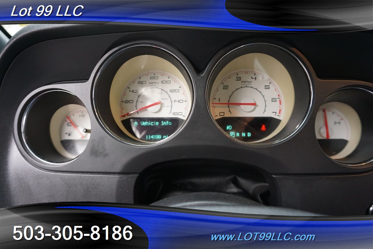 2013 Dodge Challenger R/T V8 HEMI Auto Heated Leather Pano Moon GPS 20S   - Photo 18 - Milwaukie, OR 97267