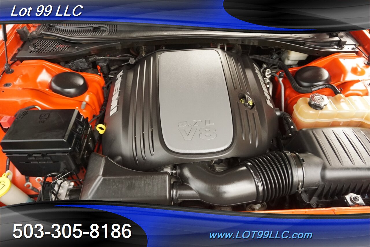 2013 Dodge Challenger R/T V8 HEMI Auto Heated Leather Pano Moon GPS 20S   - Photo 17 - Milwaukie, OR 97267