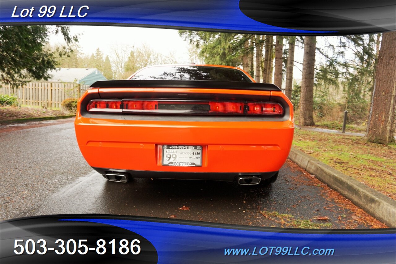 2013 Dodge Challenger R/T V8 HEMI Auto Heated Leather Pano Moon GPS 20S   - Photo 10 - Milwaukie, OR 97267