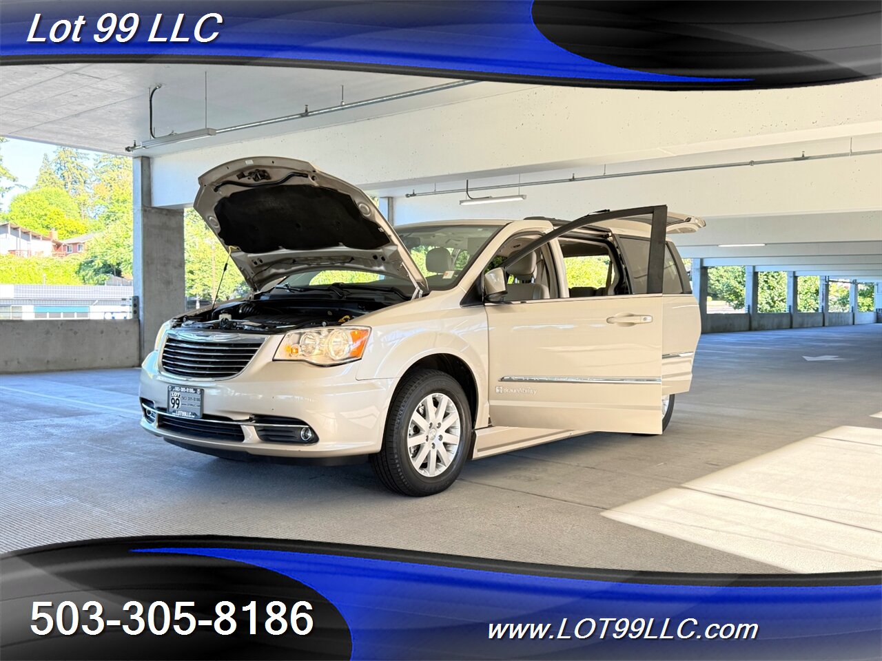 2013 Chrysler Town & Country Touring 128k BraunAbility WHEELCHAIR VAN Side Ramp DVD Navi Camera Power Doors - Photo 26 - Milwaukie, OR 97267