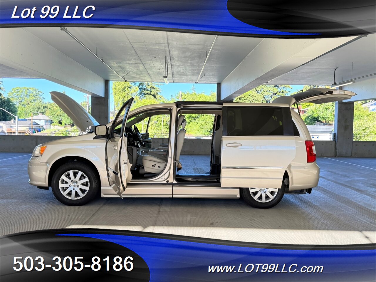 2013 Chrysler Town & Country Touring 128k BraunAbility WHEELCHAIR VAN Side Ramp DVD Navi Camera Power Doors - Photo 22 - Milwaukie, OR 97267