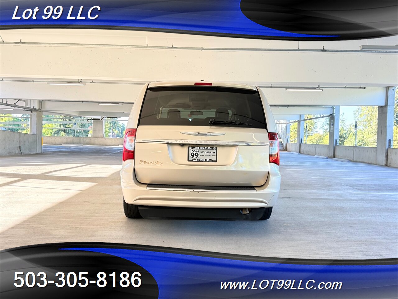 2013 Chrysler Town & Country Touring 128k BraunAbility WHEELCHAIR VAN Side Ramp DVD Navi Camera Power Doors - Photo 15 - Milwaukie, OR 97267