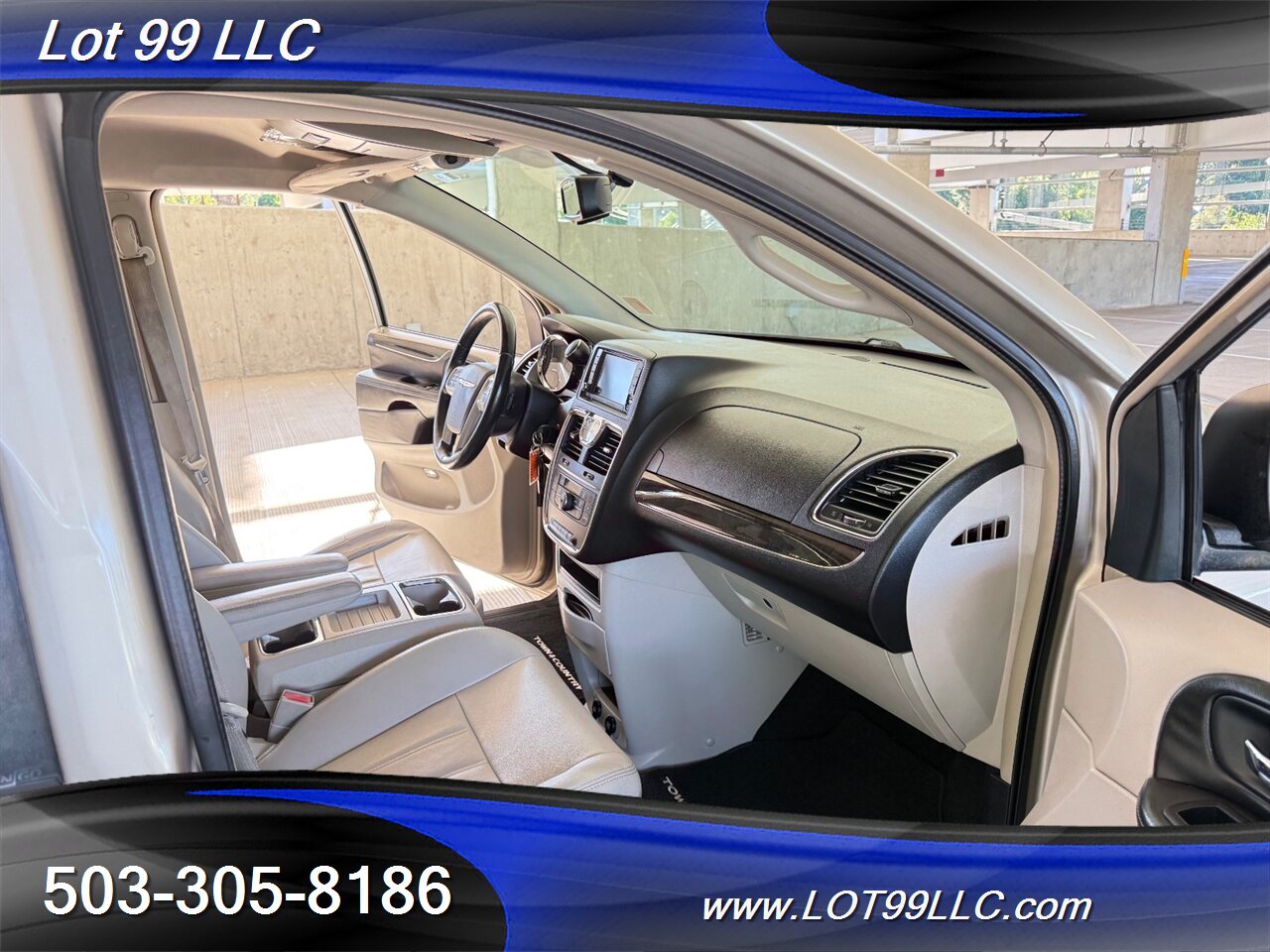 2013 Chrysler Town & Country Touring 128k BraunAbility WHEELCHAIR VAN Side Ramp DVD Navi Camera Power Doors - Photo 42 - Milwaukie, OR 97267