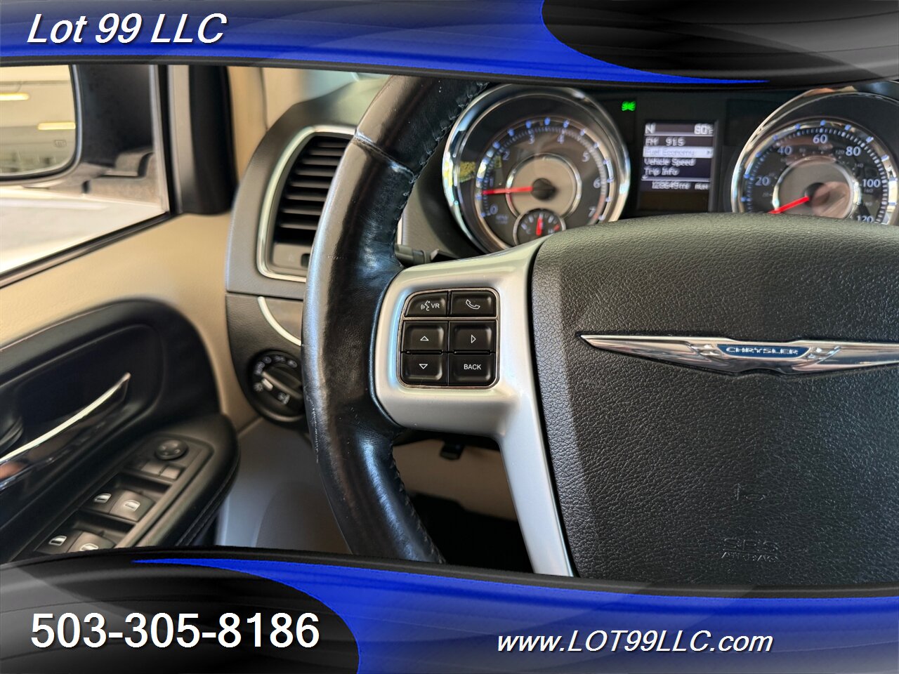 2013 Chrysler Town & Country Touring 128k BraunAbility WHEELCHAIR VAN Side Ramp DVD Navi Camera Power Doors - Photo 37 - Milwaukie, OR 97267