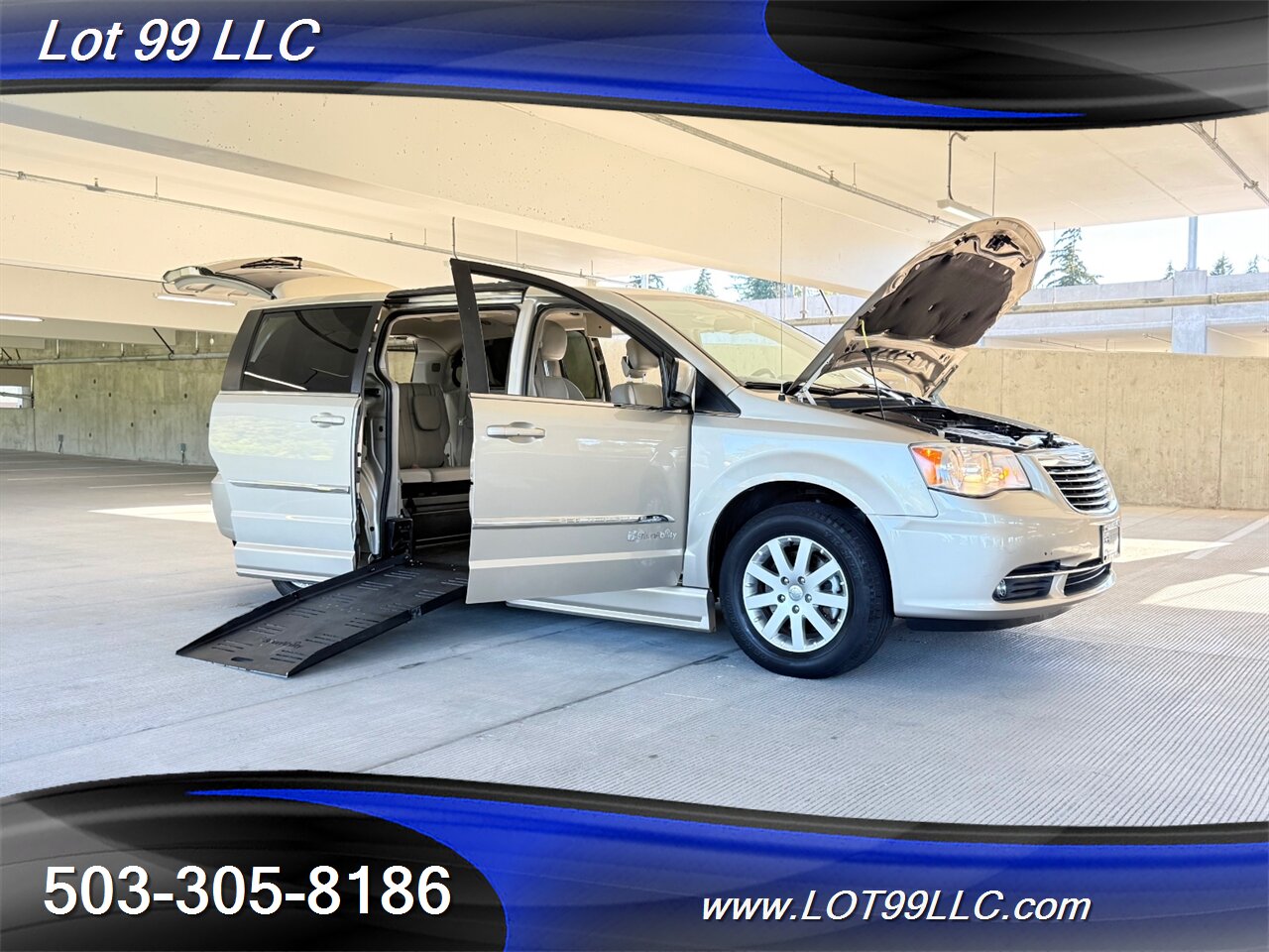 2013 Chrysler Town & Country Touring 128k BraunAbility WHEELCHAIR VAN Side Ramp DVD Navi Camera Power Doors - Photo 28 - Milwaukie, OR 97267