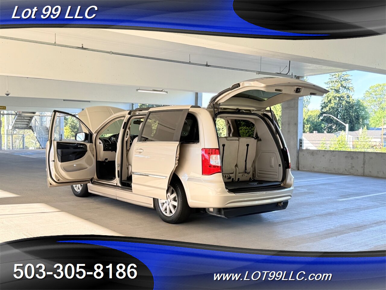 2013 Chrysler Town & Country Touring 128k BraunAbility WHEELCHAIR VAN Side Ramp DVD Navi Camera Power Doors - Photo 31 - Milwaukie, OR 97267