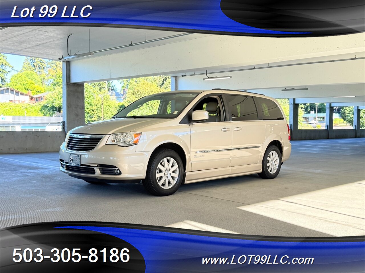 2013 Chrysler Town & Country Touring 128k BraunAbility WHEELCHAIR VAN Side Ramp DVD Navi Camera Power Doors - Photo 10 - Milwaukie, OR 97267