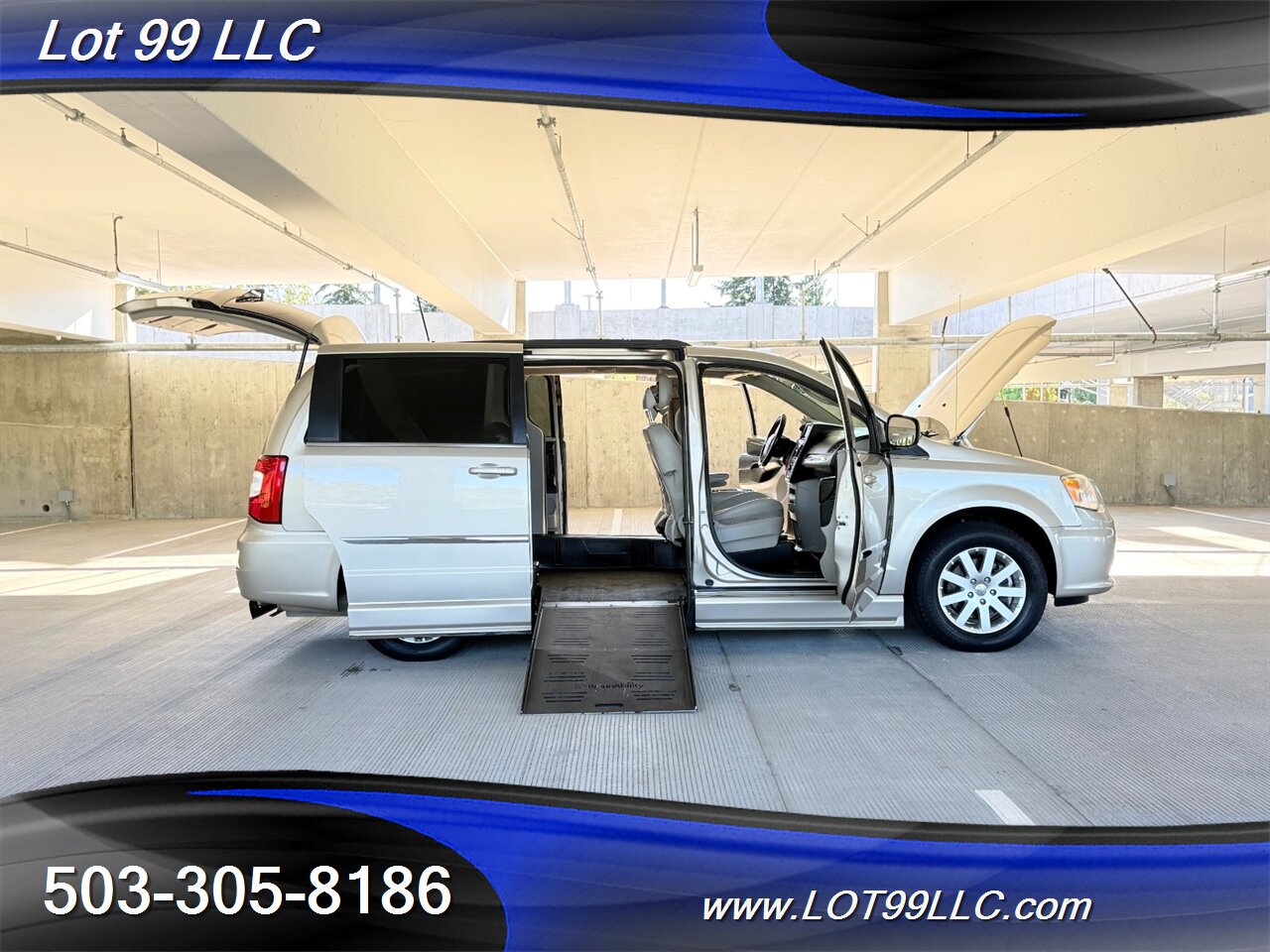 2013 Chrysler Town & Country Touring 128k BraunAbility WHEELCHAIR VAN Side Ramp DVD Navi Camera Power Doors - Photo 23 - Milwaukie, OR 97267