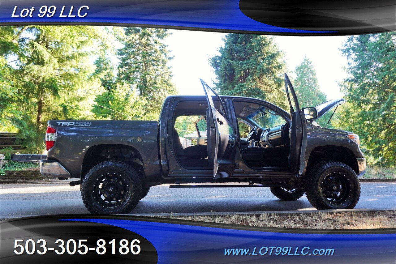 2016 Toyota Tundra SR5 4X4 Crew Max V8 5.7L Auto Short Bed LIFTED LIFTED Black 20 Wheels Newer OFF ROAD TIRES - Photo 31 - Milwaukie, OR 97267