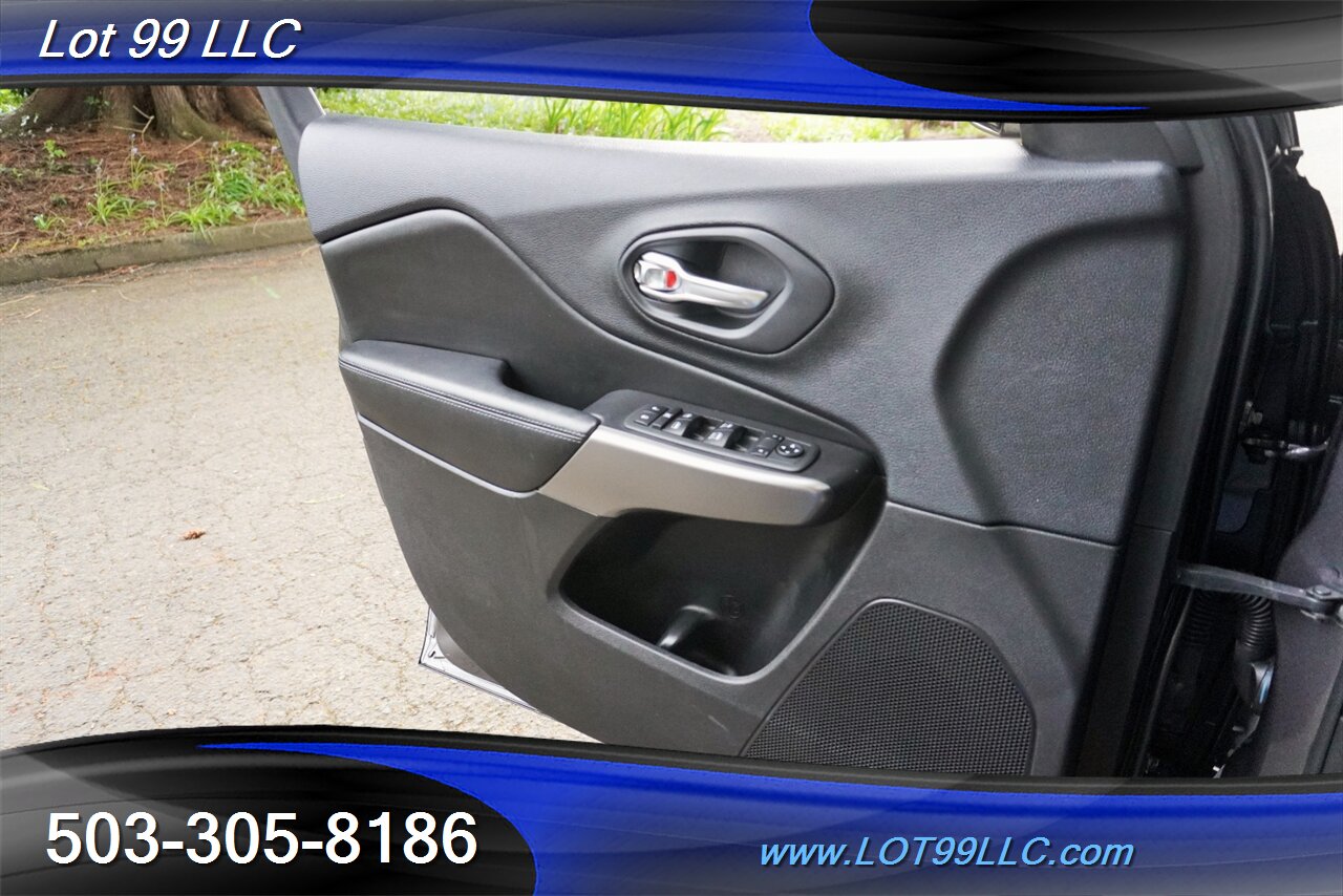 2019 Jeep Cherokee Latitude Plus 4X4 Only 56K Low MIles Premium Wheel  Newer Tires 29 MPG - Photo 25 - Milwaukie, OR 97267