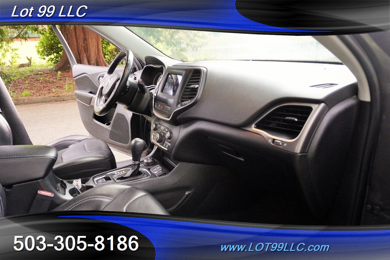2019 Jeep Cherokee Latitude Plus 4X4 Only 56K Low MIles Premium Wheel  Newer Tires 29 MPG - Photo 17 - Milwaukie, OR 97267