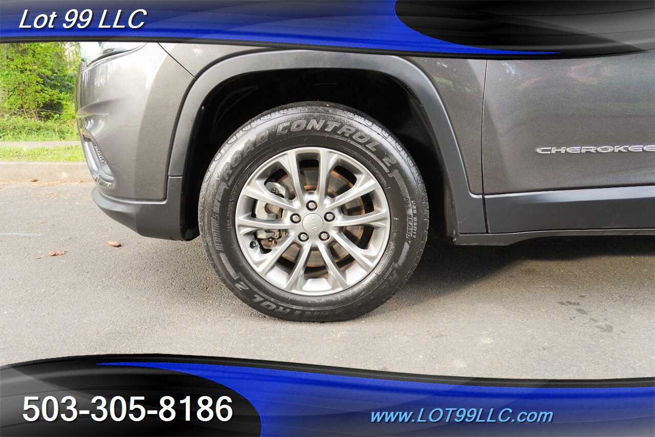 2019 Jeep Cherokee Latitude Plus 4X4 Only 56K Low MIles Premium Wheel  Newer Tires 29 MPG - Photo 3 - Milwaukie, OR 97267
