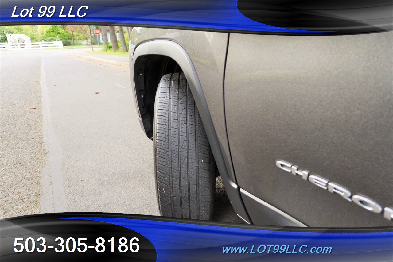 2019 Jeep Cherokee Latitude Plus 4X4 Only 56K Low MIles Premium Wheel  Newer Tires 29 MPG - Photo 4 - Milwaukie, OR 97267
