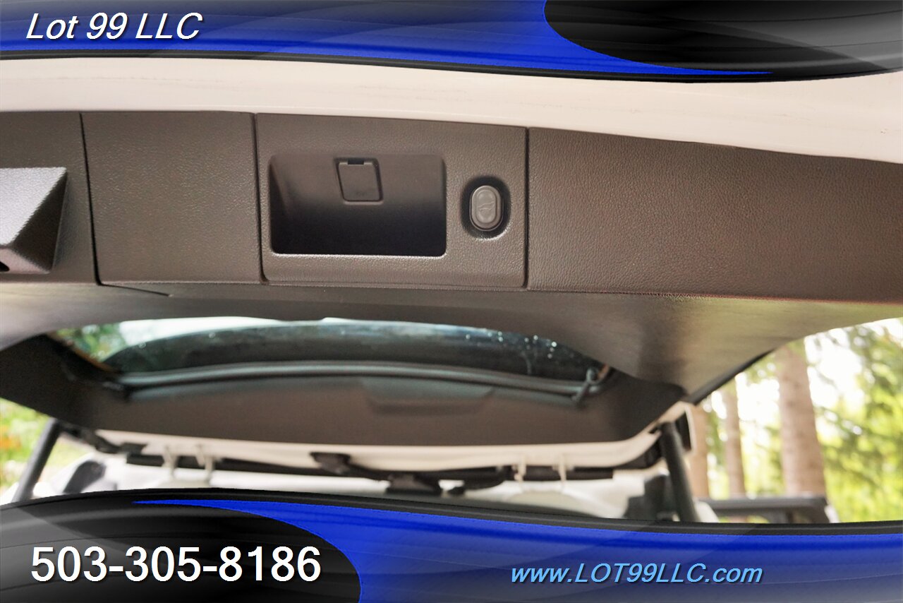 2017 Chevrolet Tahoe Premier 4X4 V8 5.3L Heated Leather Moon 2 OWNERS - Photo 34 - Milwaukie, OR 97267
