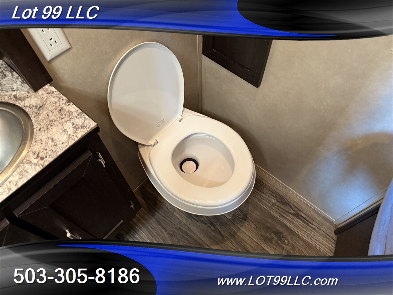 2019 Dune Sport Firestorm **TOY HAULER** Generator Shower Bunks - Photo 15 - Milwaukie, OR 97267