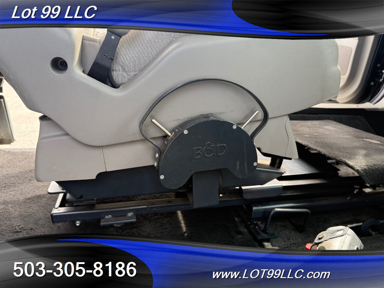2011 Honda Odyssey EX WHEELCHAIR VAN Kneeling 30 " Power Ramp B&D TURN  TRANSFER SEAT  NEW TIRES Navigation - Photo 4 - Milwaukie, OR 97267