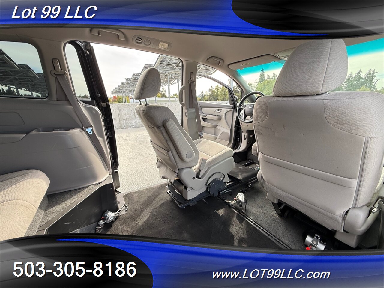2011 Honda Odyssey EX WHEELCHAIR VAN Kneeling 30 " Power Ramp B&D TURN  TRANSFER SEAT  NEW TIRES Navigation - Photo 3 - Milwaukie, OR 97267