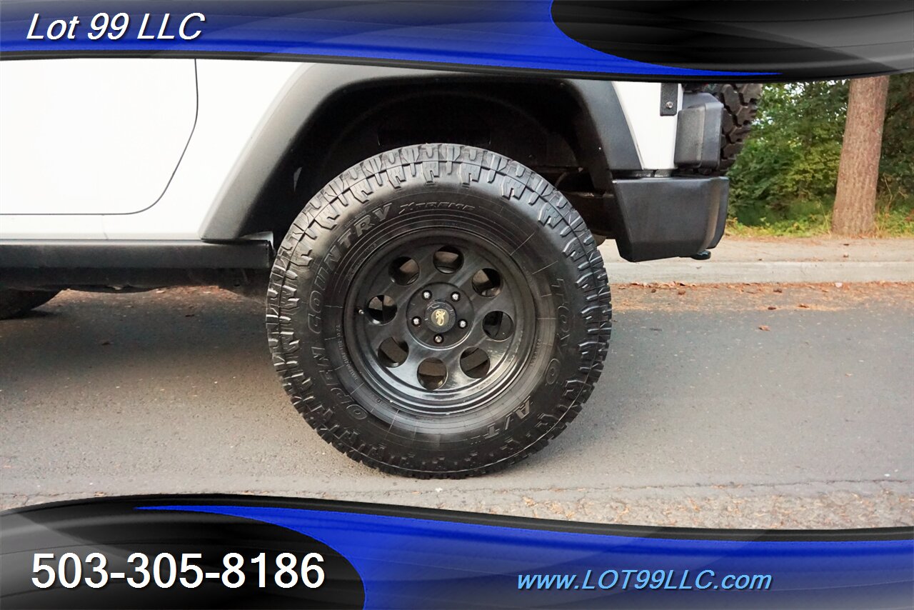 2012 Jeep Wrangler Rubicon 4X4 V6 Leather LIFTED 35S Hard Top   - Photo 4 - Milwaukie, OR 97267