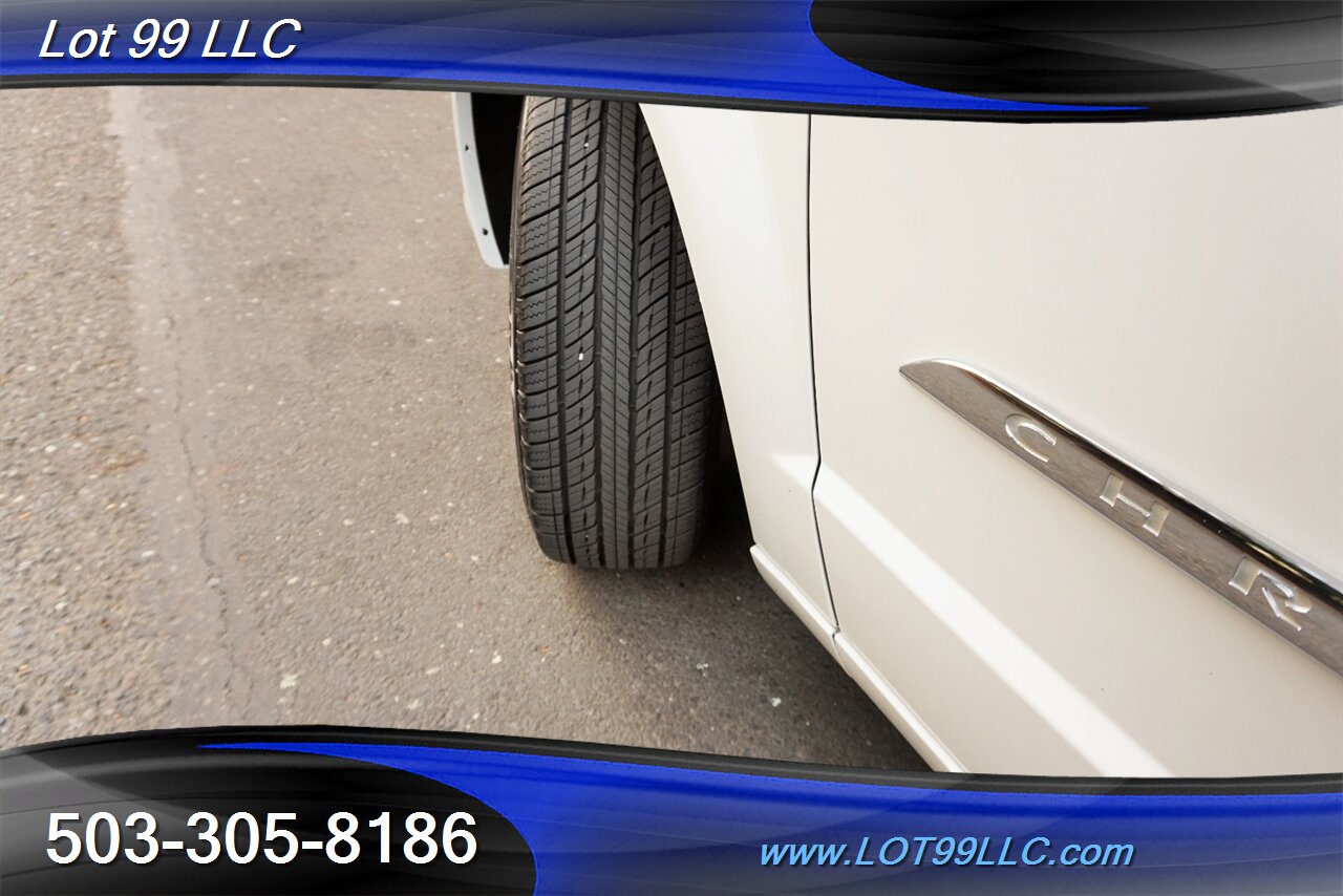 2012 Chrysler Town and Country Touring 3.6L Auto Dual Power Doors Leather   - Photo 4 - Milwaukie, OR 97267