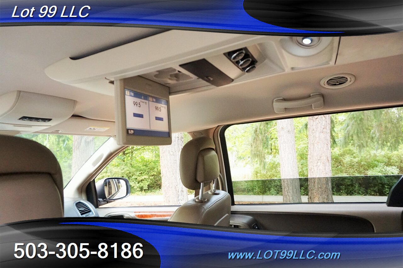 2012 Chrysler Town and Country Touring 3.6L Auto Dual Power Doors Leather   - Photo 3 - Milwaukie, OR 97267